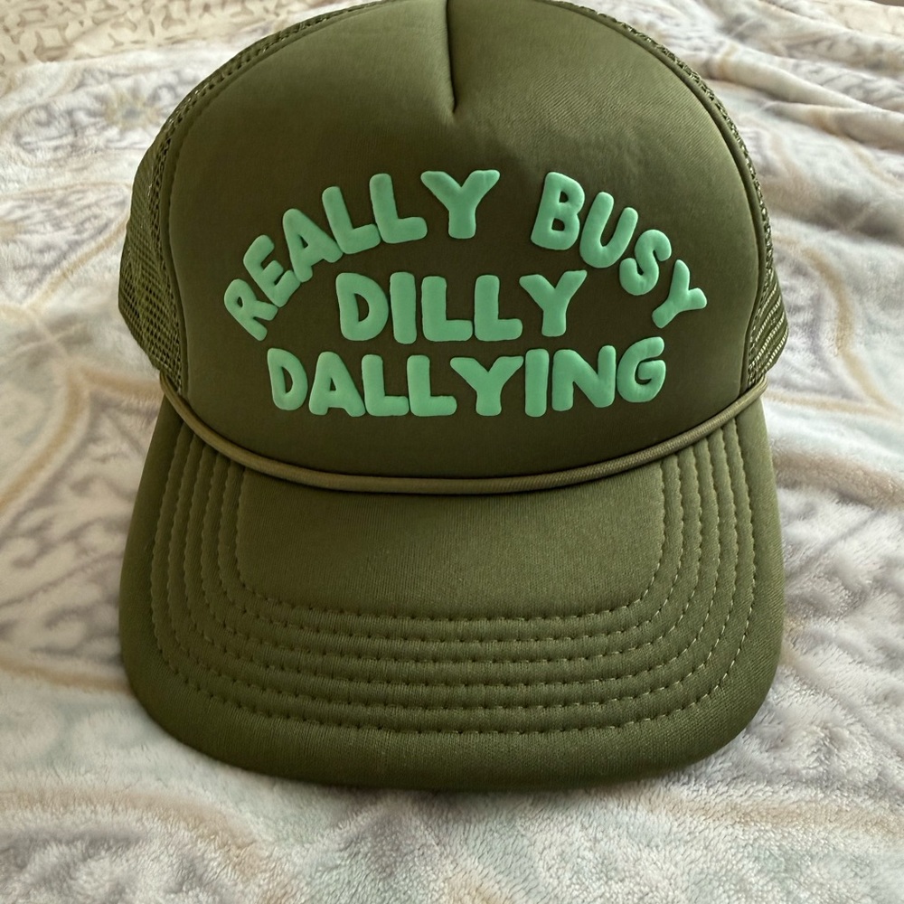 ETTA & EAST Dilly Dally Trucker EUC